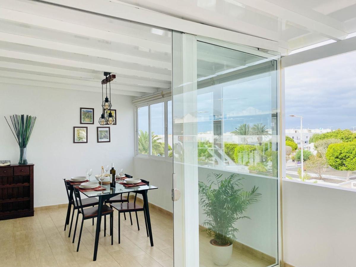 Casa Del Mayor Playa Honda  Exteriör bild